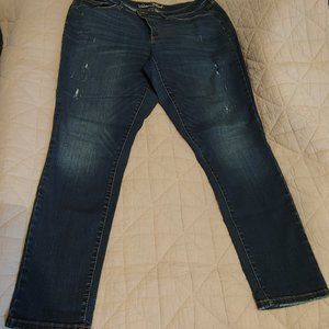 Women's Size 18/34R Distressed Jean